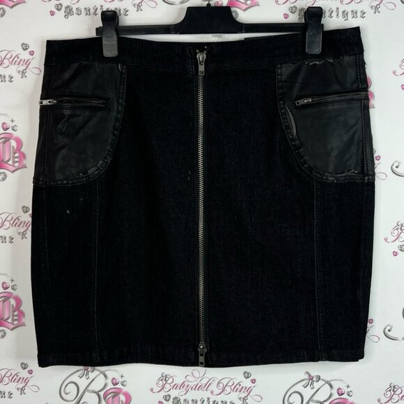 mblm skirt denim culture new with tags. Black Mini Skirt with Zipper Detail - Picture 1 of 10